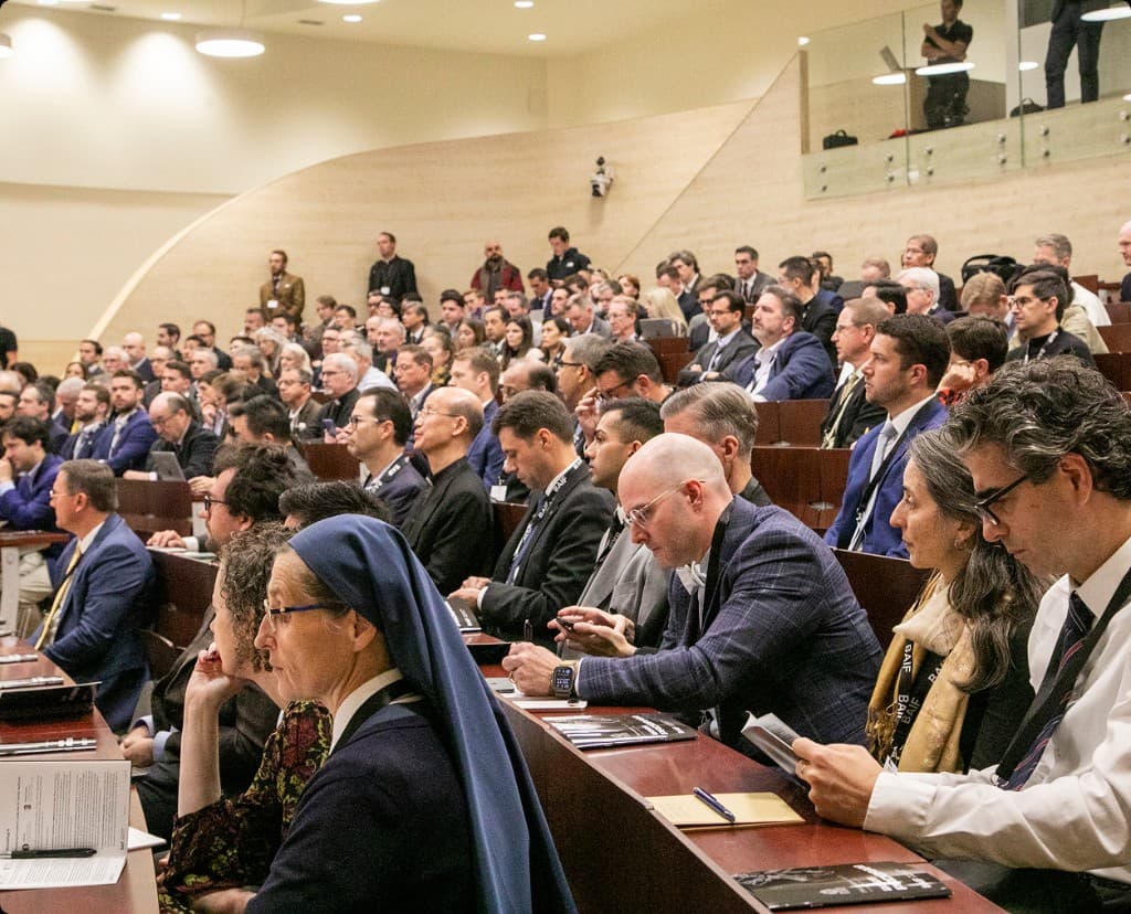 Forum participants in dialogue